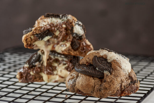 White Choc Oreo 100g - Image 2